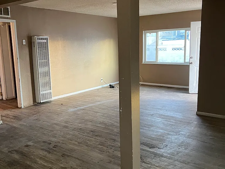 1041 Flora Ave — Photo 11