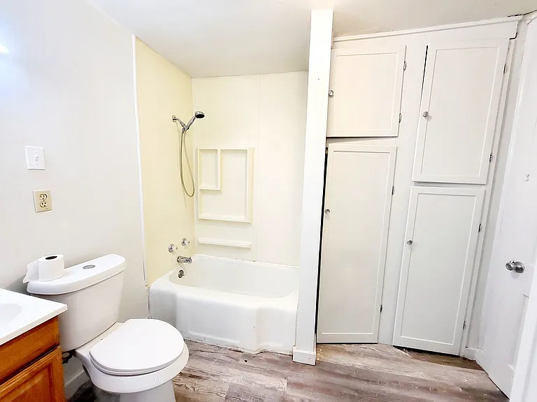 1205 S Lancaster St — Photo 16