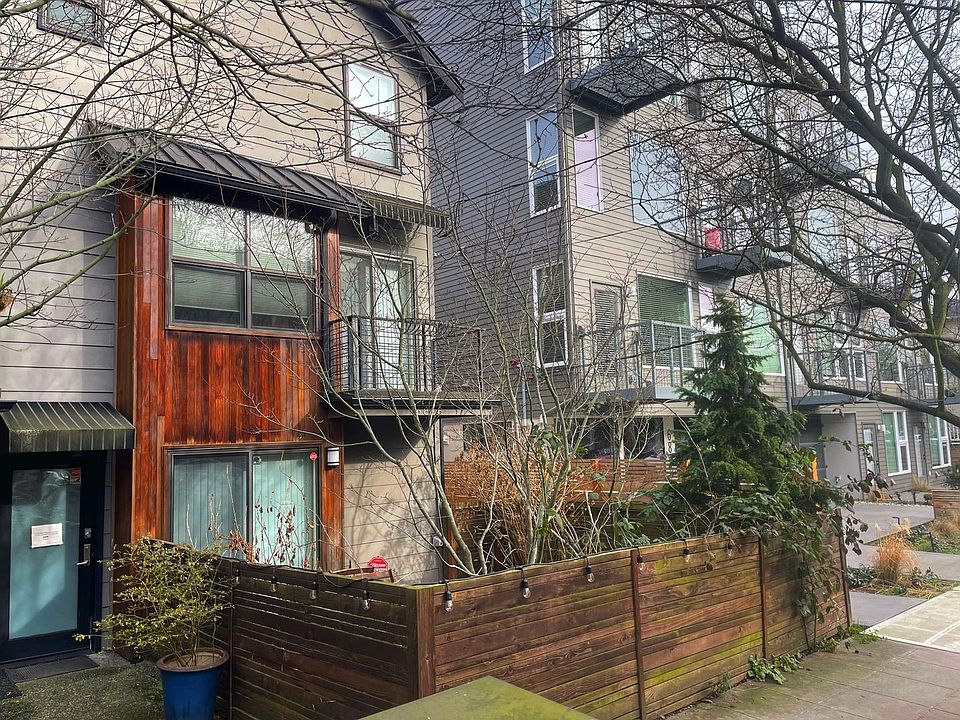 1st image of 6828A Oswego Pl NE