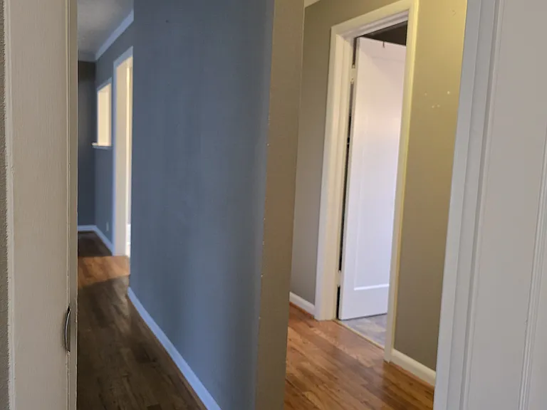 583 Delmar Dr N — Photo 19