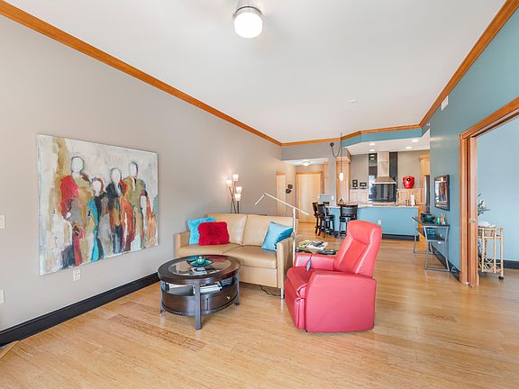 4th image of 360 W Washington Ave Unit 1205