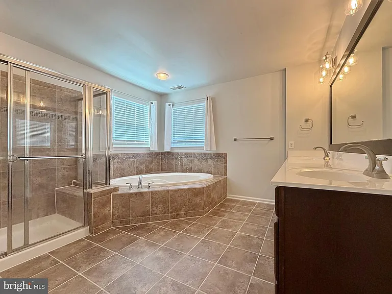 3429 Linden Grove Dr — Photo 44