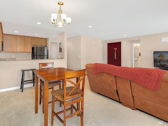 5th image of 3014 NE 145th St APT 2A