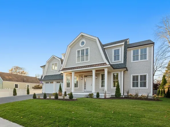 26 Beacon Ave, Newburyport, MA 01950