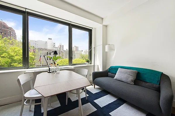 Rented by CORE | media 28
