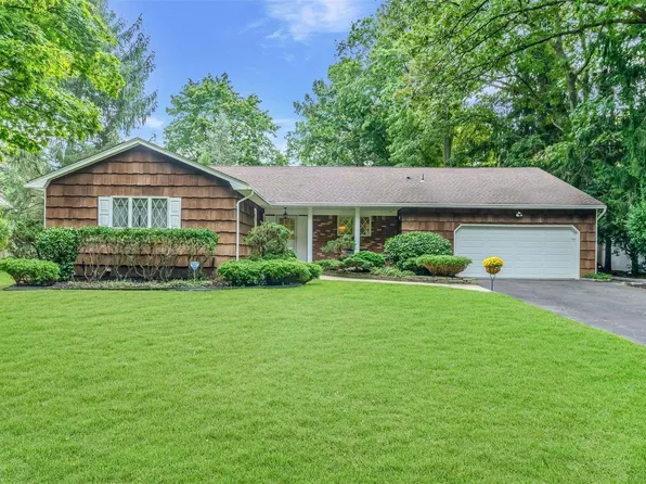 54 River Heights Drive, Smithtown, NY 11787