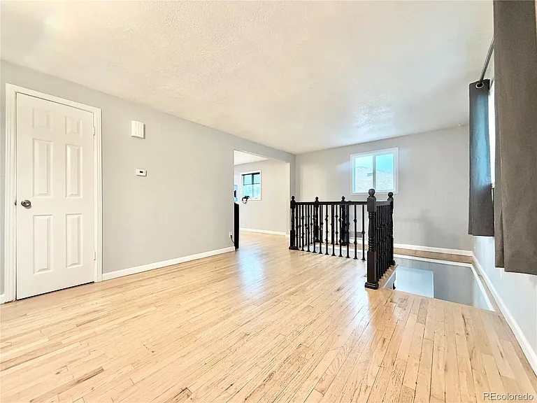 1285 W Gill Pl — Photo 6