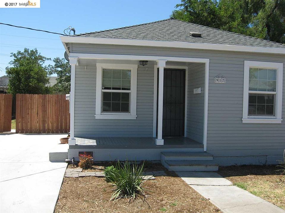 1st image of 917 W 6th St
