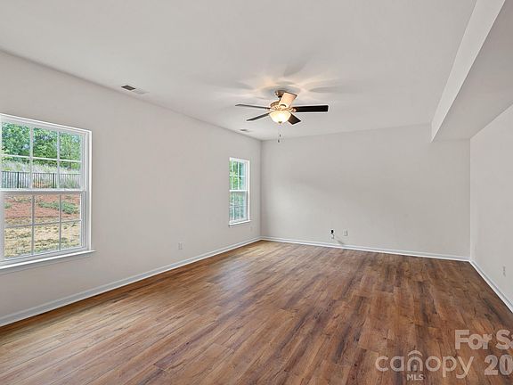 4th image of 1793 Mill Creek Ln SW