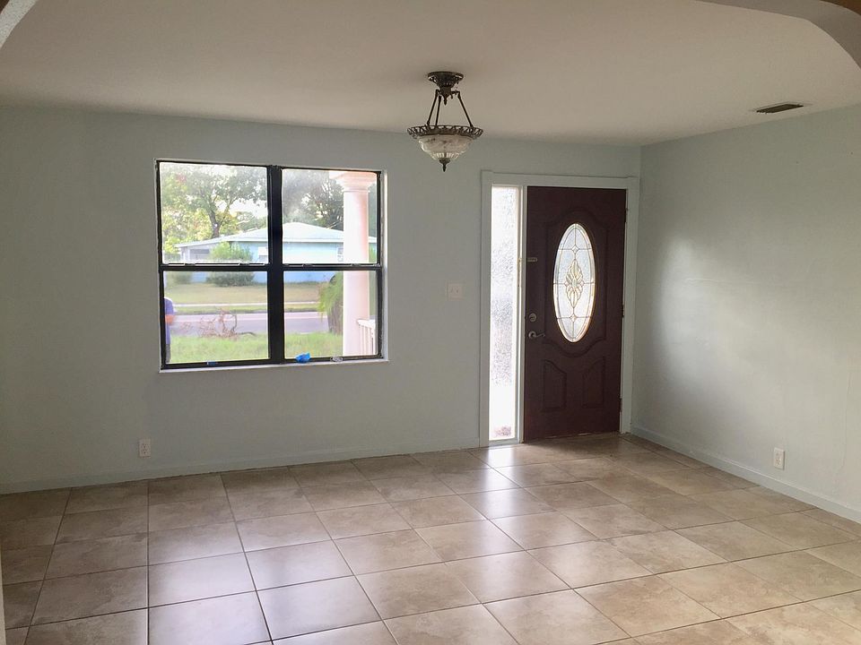 2nd image of 2825 28th St N