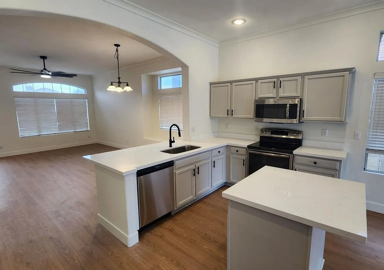 Charming 3BR House in Chandler — Photo 4