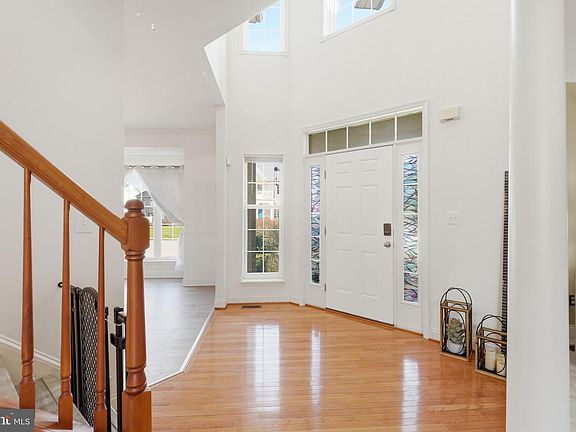 4th image of 207 Margaux Cir