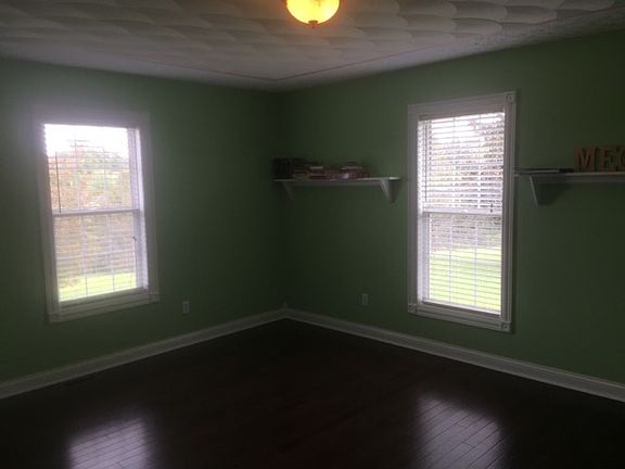 5th image of 175 Mitzy Ln