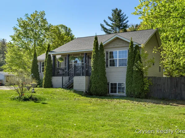 8650 Belding Rd NE, Rockford, MI 49341