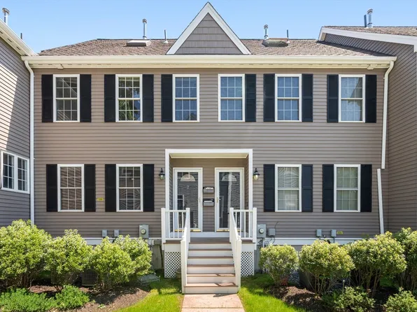 40 N Main St APT 2, Natick, MA 01760