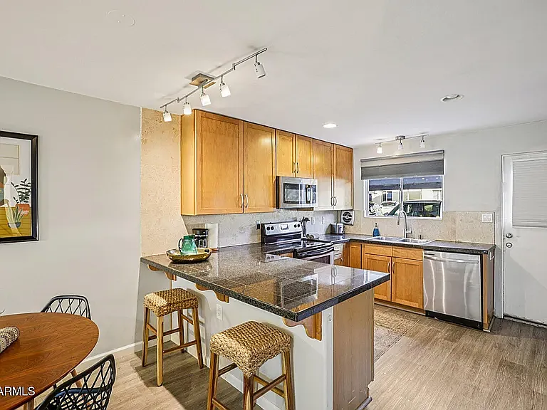 6936 E 4th St #8 — Photo 6