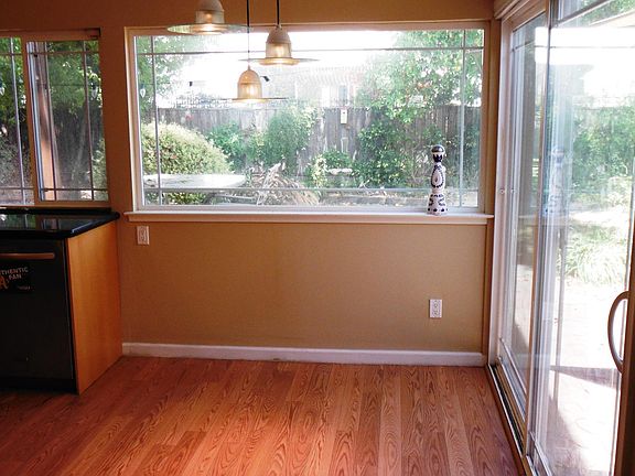 3rd image of 343 Henderson Dr