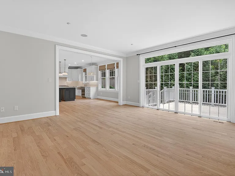 5718 Huntington Pkwy — Photo 24