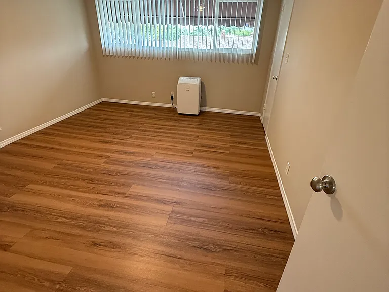944 W Duarte Rd #D — Photo 15