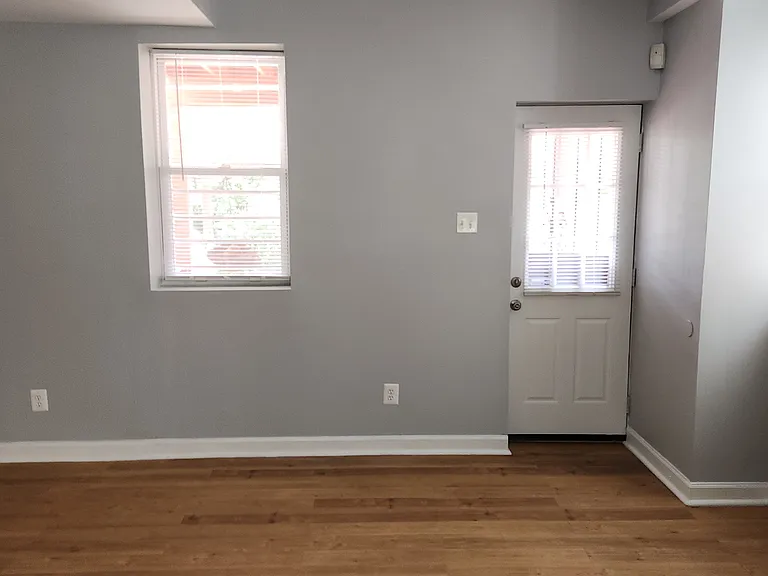 905 Kearny St NE — Photo 16