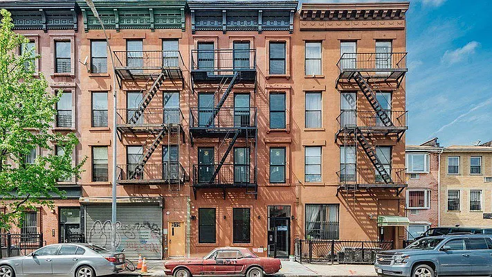 Rented by EXR | media 33