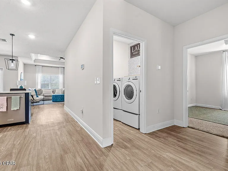 350 Emerald Cove St — Photo 6