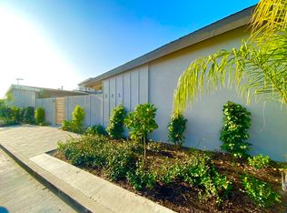 325 E 17th Pl #B, Costa Mesa, CA 92627