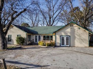 618 E Pearl St, Granbury, TX 76048