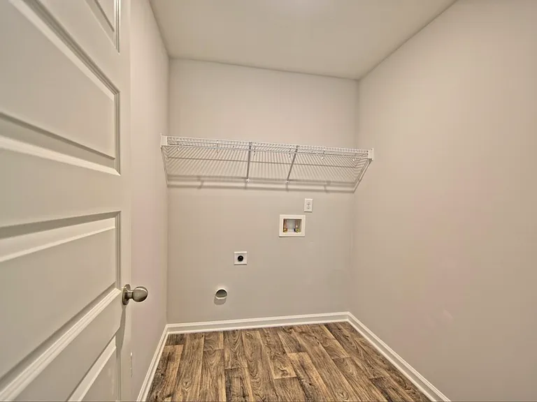 727 McDonald Dr — Photo 8