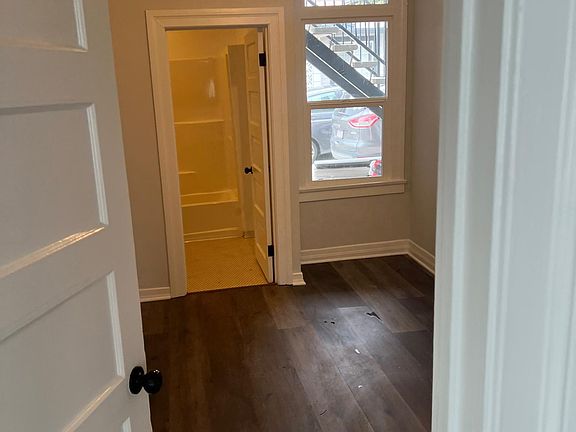 4th image of 1036 Hyperion Ave