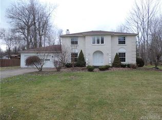 120 Fernwood Ln, Grand Island, NY 14072
