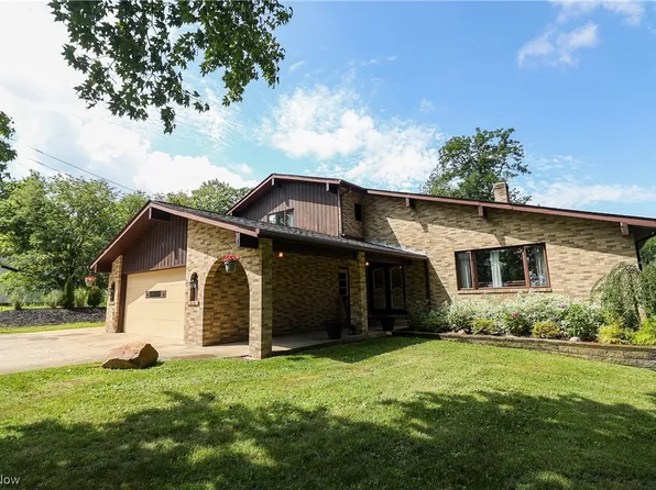 2448 River Rd, Willoughby, OH 44094