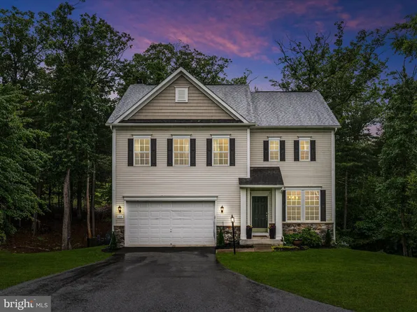 109 Green Dr, Cross Junction, VA 22625