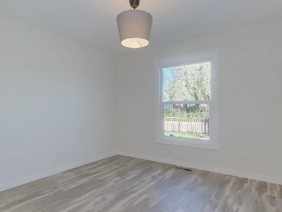 Daphne Way