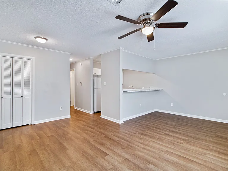County View Apartments — Photo 40