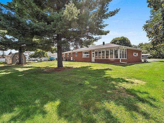 2nd image of 161 Parkside Ct