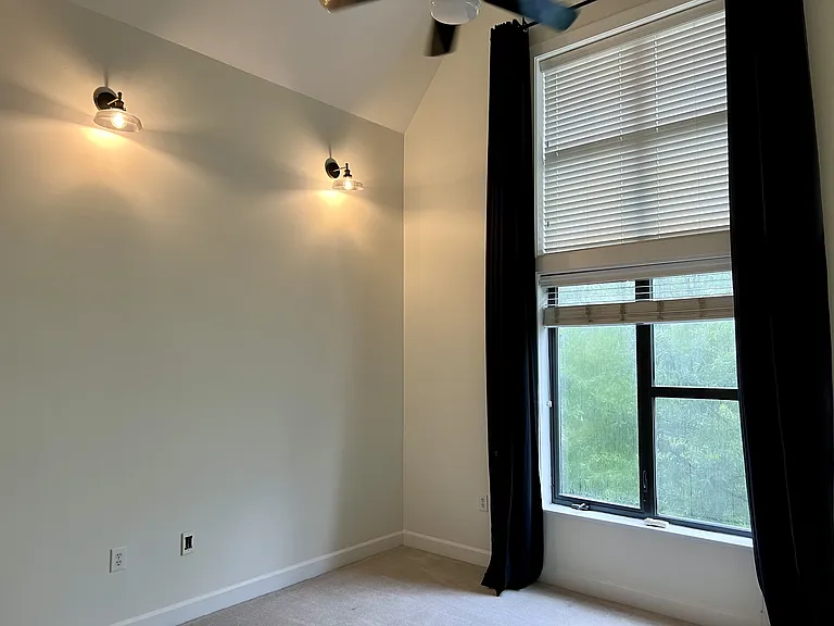663 E 10th St #1 — Photo 17
