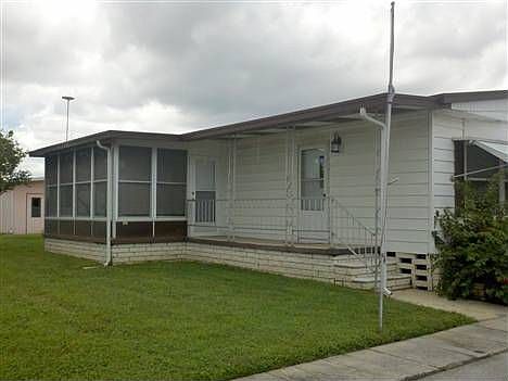 2nd image of 82233 G St #233