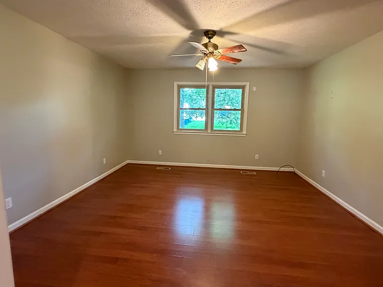 146 Celeste Ln — Photo 8