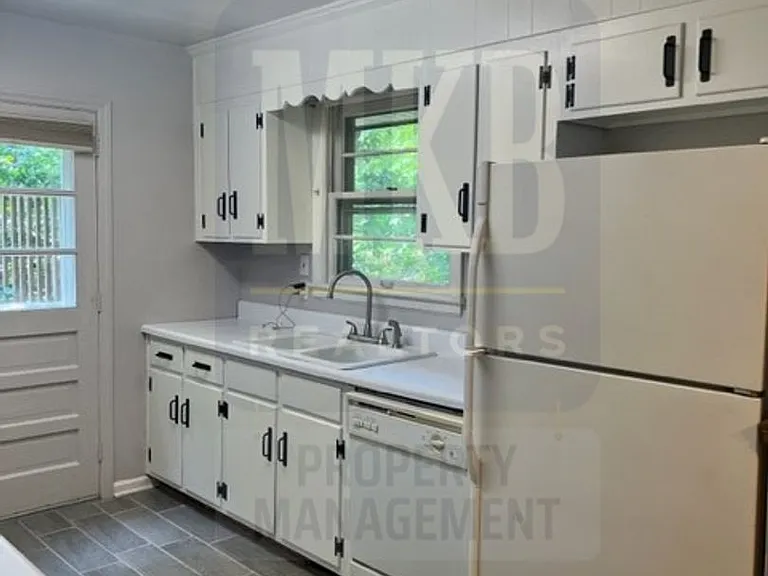 3203 Ledgewood Ave — Photo 10