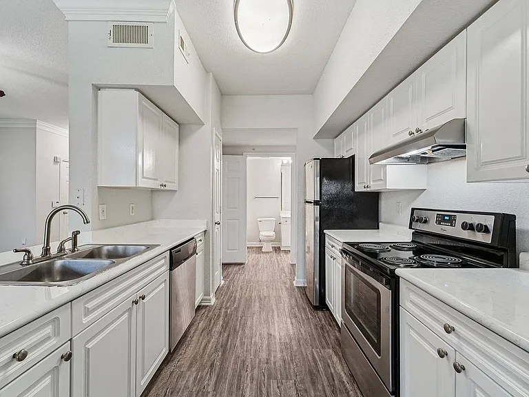 27-web-or-mls-4807 Pin Oak Park Unit 3101-S1809-005