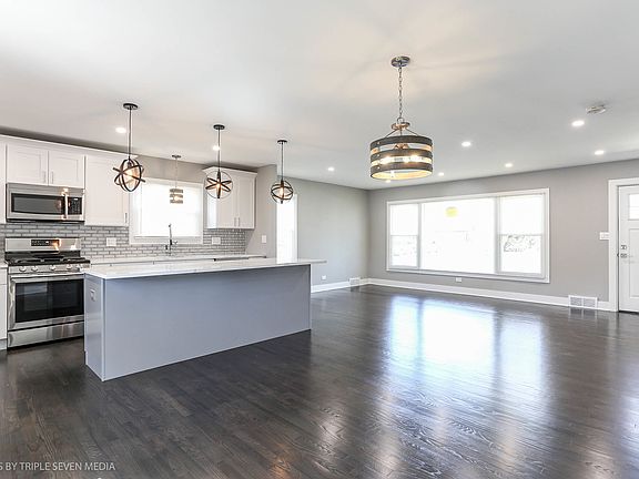 4th image of 936 N Kaspar Ave