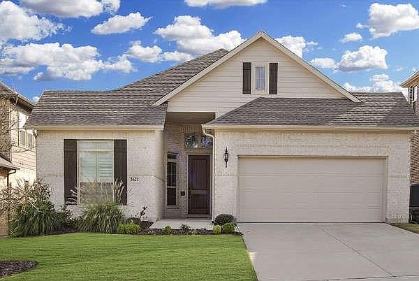 1st image of 3621 Walden Dr