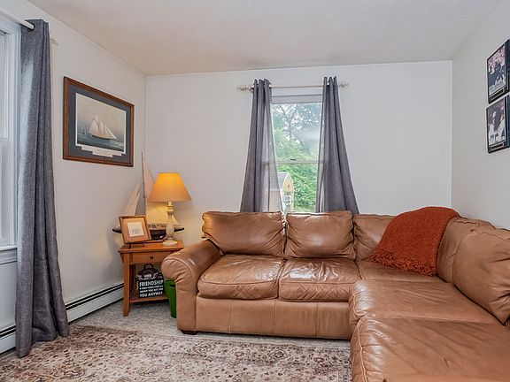 5th image of 25 Turnberry Dr