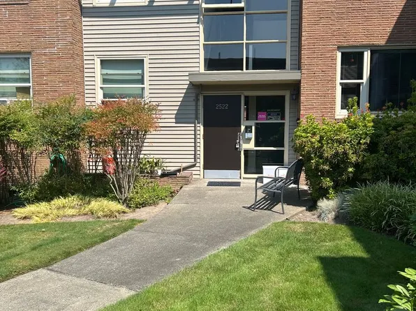 Magnolia Court, 2520 32nd Ave W APT 206, Seattle, WA 98199