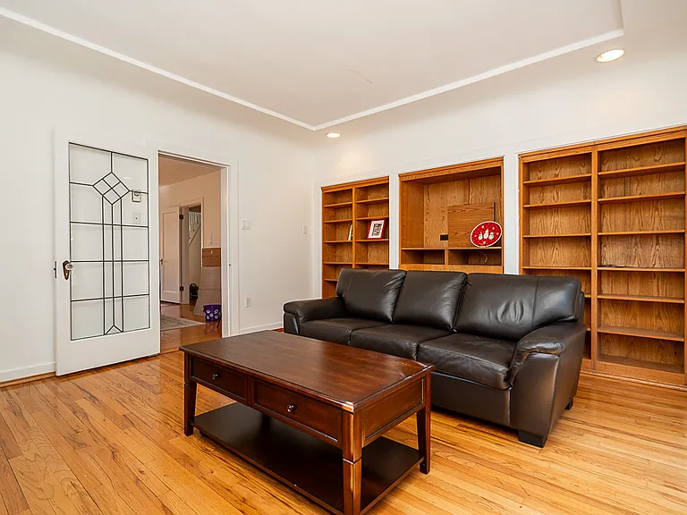 5626 Highbury St — Photo 10
