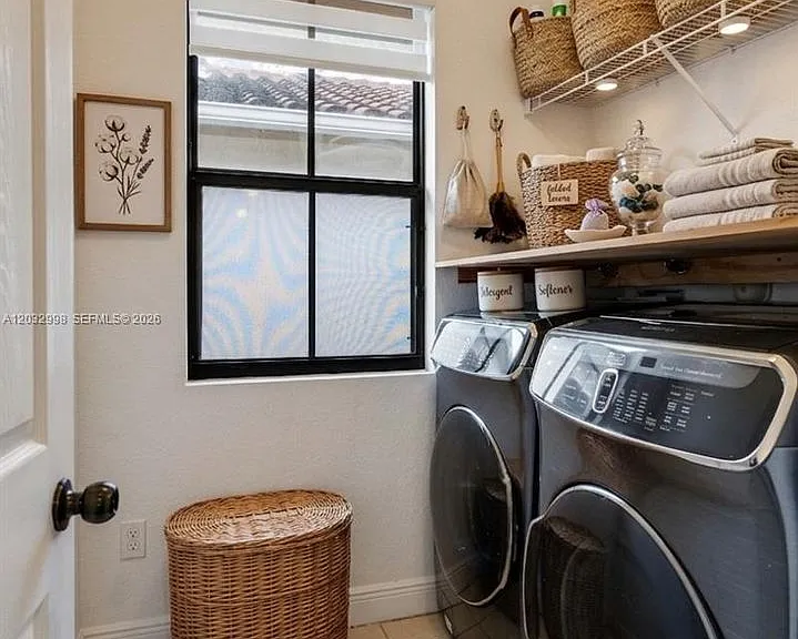 9925 NW 10th St — Photo 14