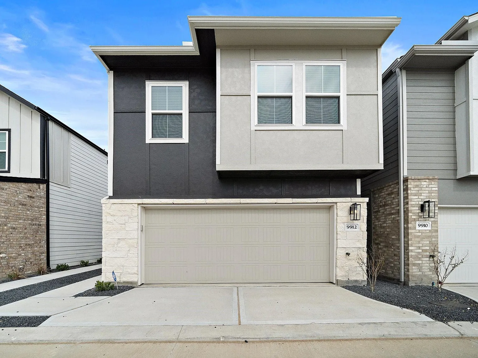 3 bed, 2.5 bath, 1906 sqft, $2,590 — Photo 2