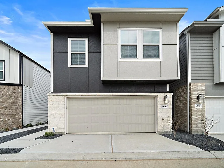 9912 Storehouse Dr — Photo 2