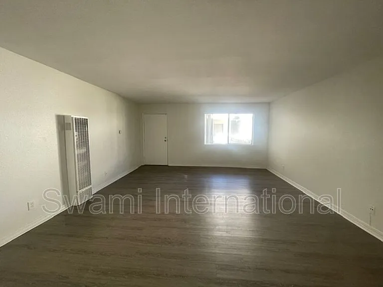 345 E Stepney St #4 — Photo 9